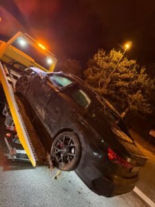 Épave auto sur dépanneuse
